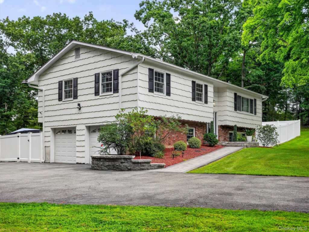 5 Evan Drive, New City, NY 10956 - Photo 4 of 50