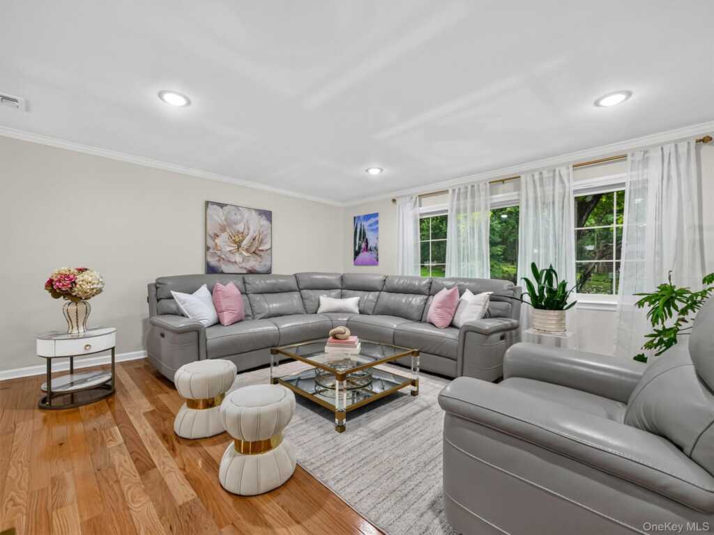 5 Evan Drive, New City, NY 10956 - Photo 9 of 50