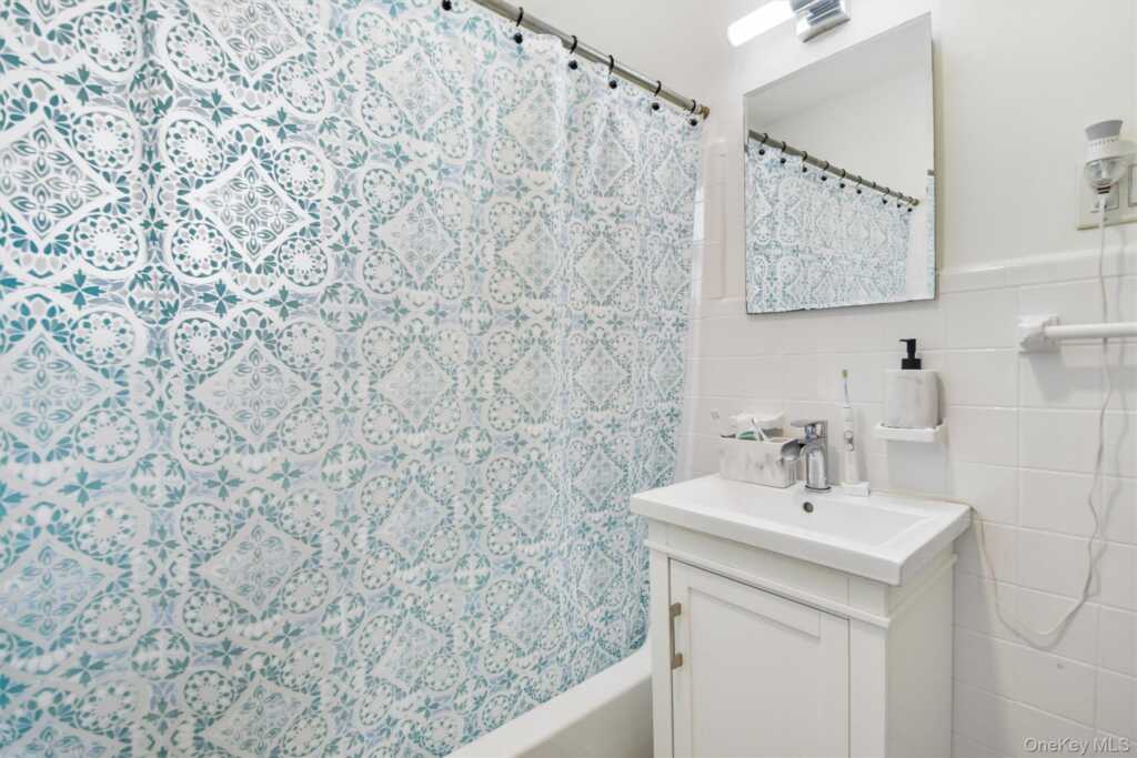 1 Bayview Avenue, New Rochelle, NY 10801 - Photo 33 of 50