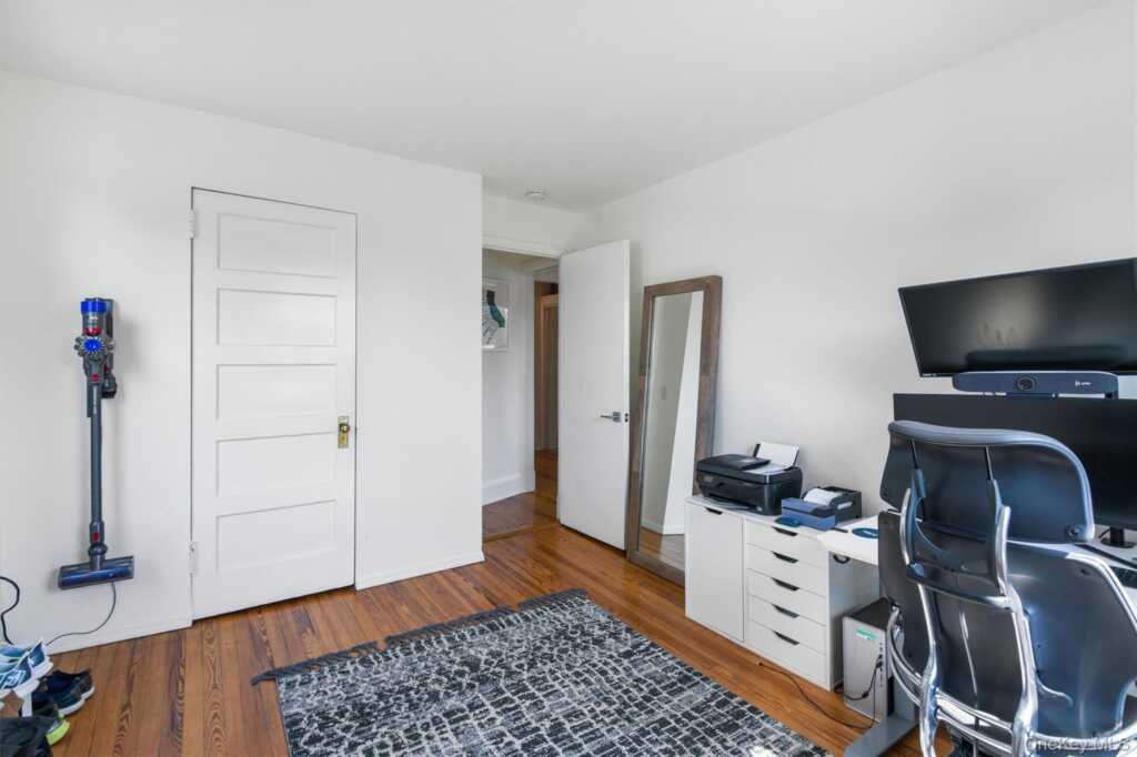 1 Bayview Avenue, New Rochelle, NY 10801 - Photo 35 of 50