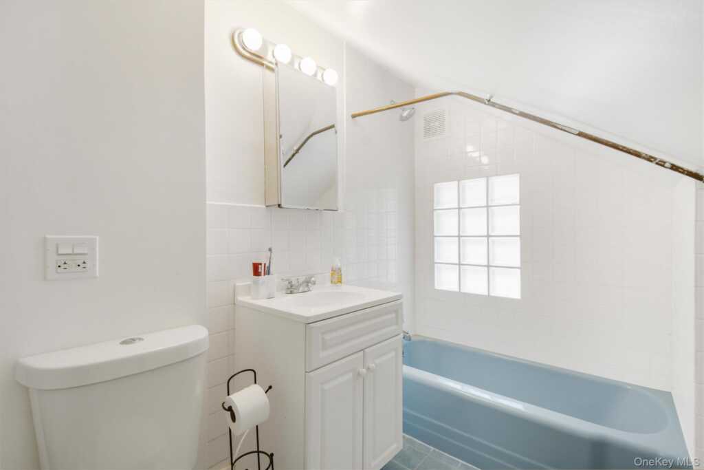 1 Bayview Avenue, New Rochelle, NY 10801 - Photo 44 of 50