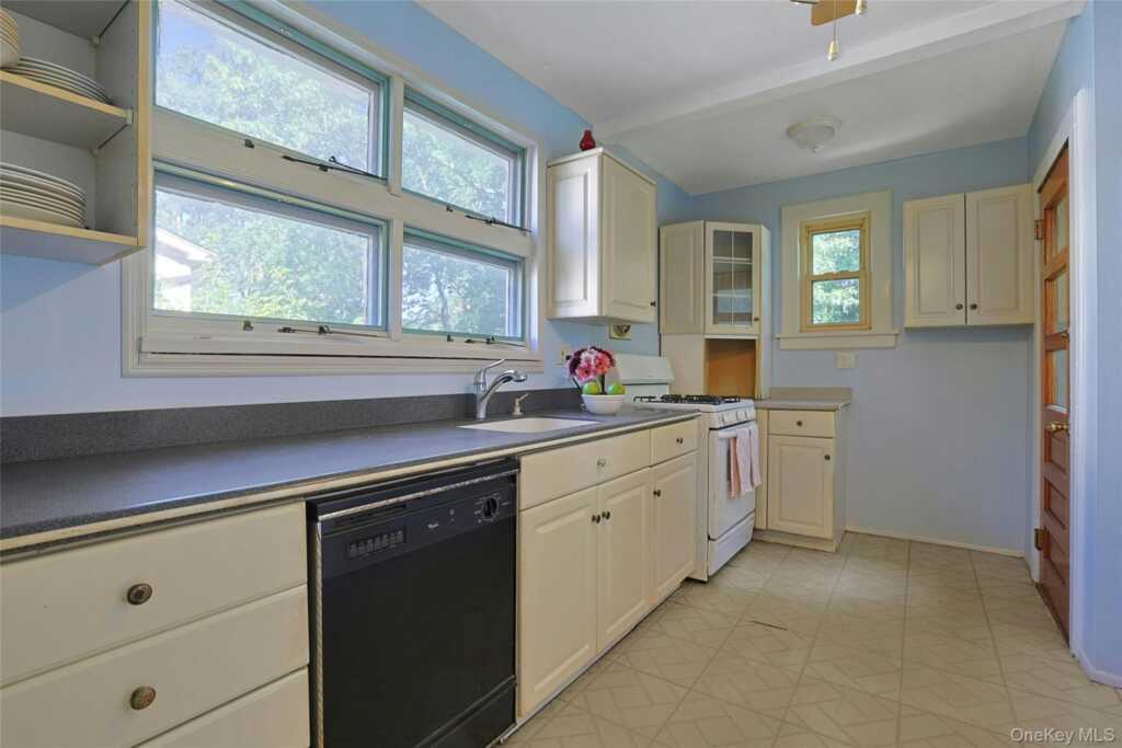 132 Church Street, Nanuet, NY 10954 - Photo 6 of 26