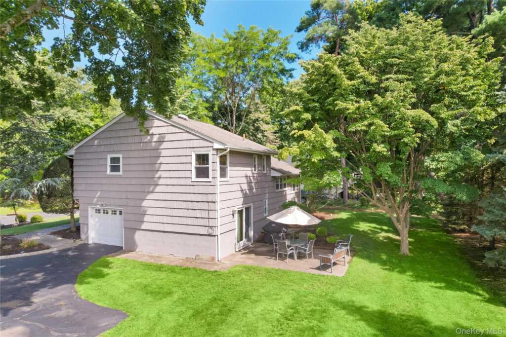 48 Eberling Drive, New City, NY 10956 - Photo 5 of 34