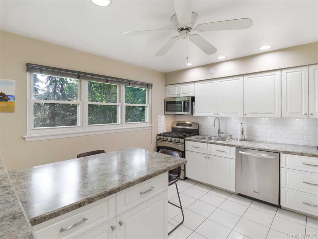 48 Eberling Drive, New City, NY 10956 - Photo 9 of 34