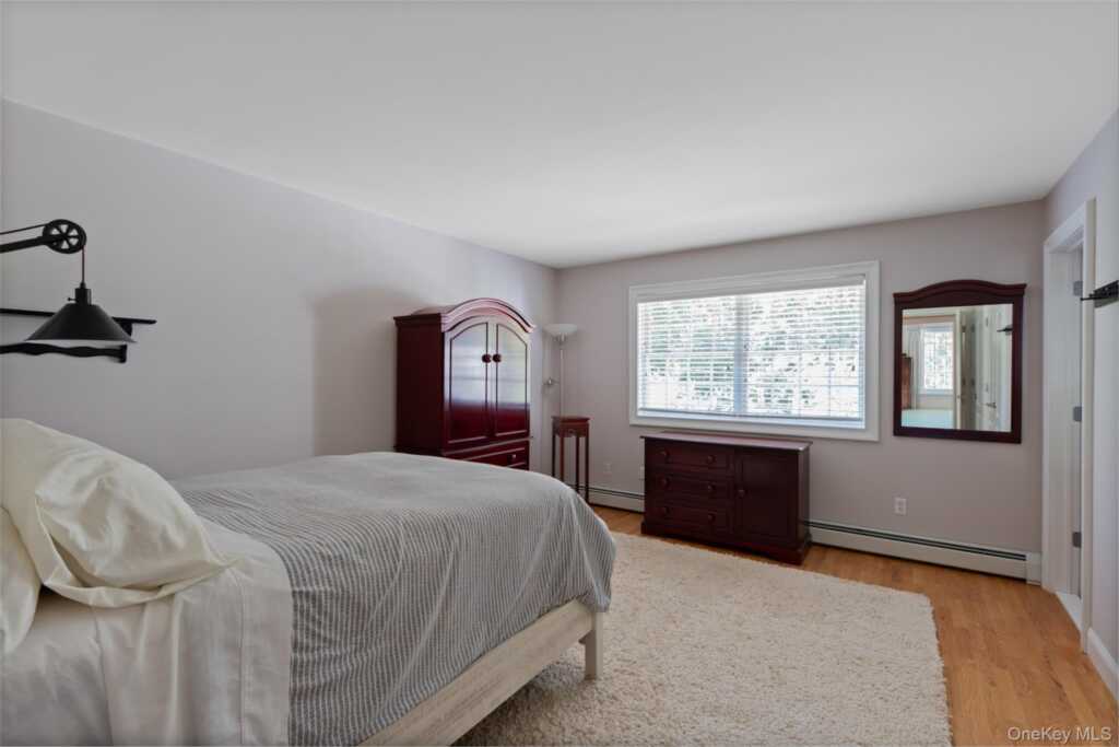 182 Elizabeth Street, Pearl River, NY 10965 - Photo 17 of 38