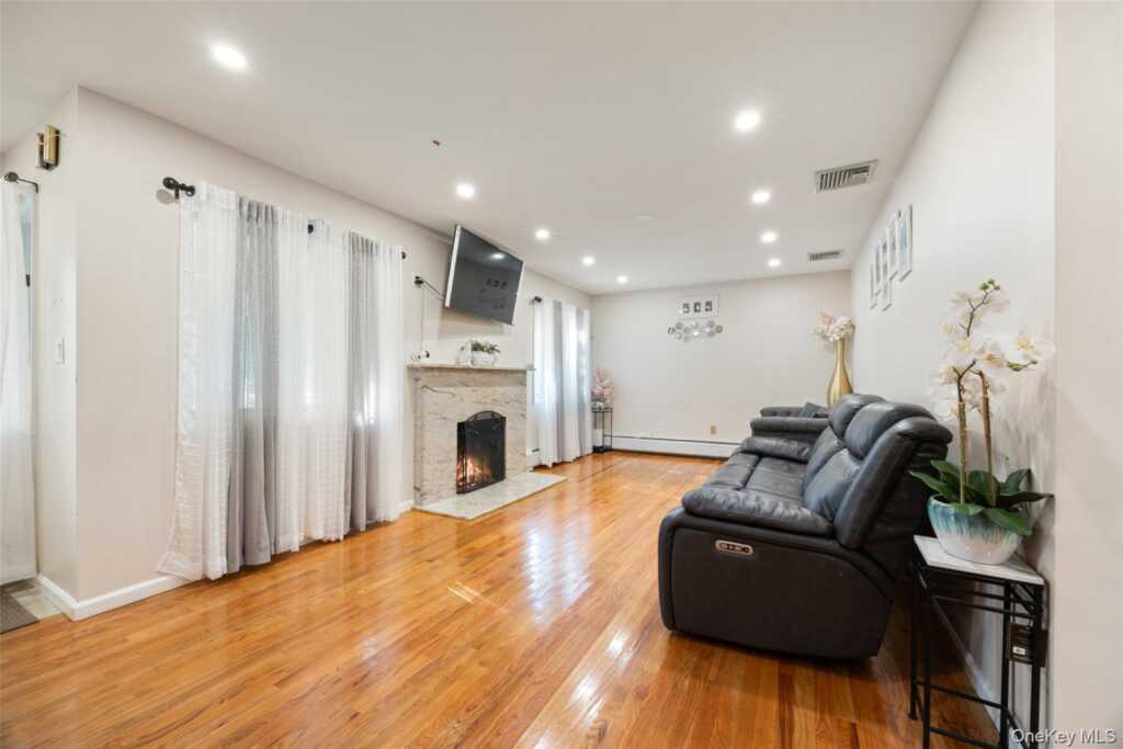 35 Grandview Avenue, Nanuet, NY 10954 - Photo 6 of 38