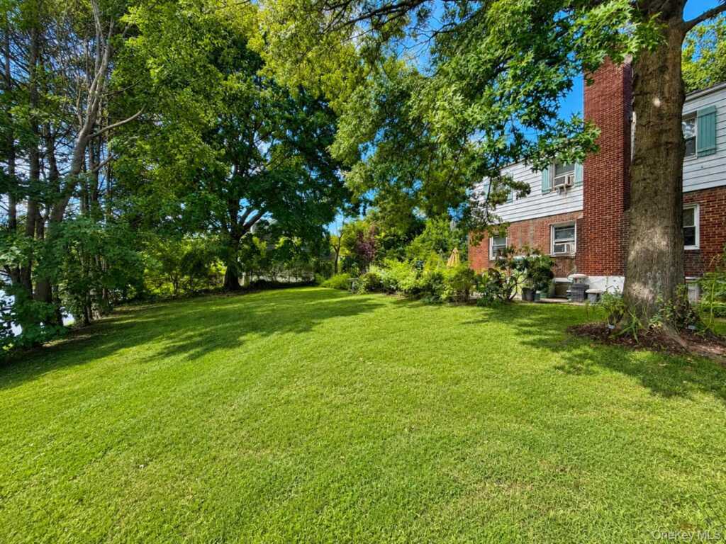 286 Eastchester Road, New Rochelle, NY 10801 - Photo 16 of 21