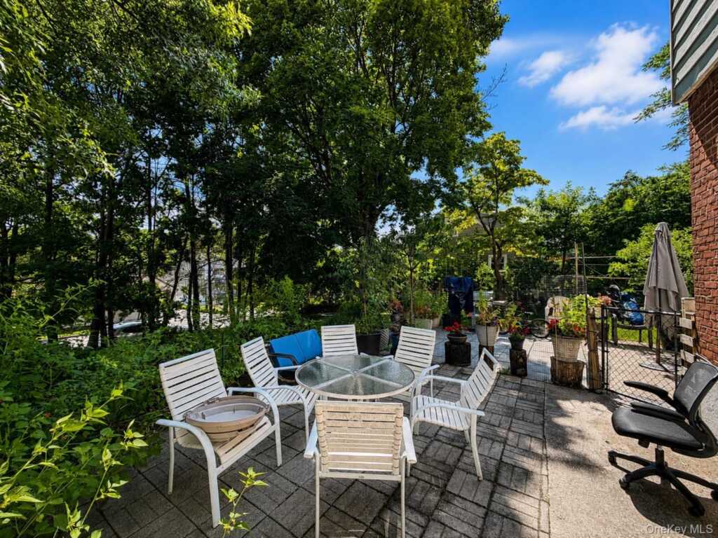 286 Eastchester Road, New Rochelle, NY 10801 - Photo 17 of 21