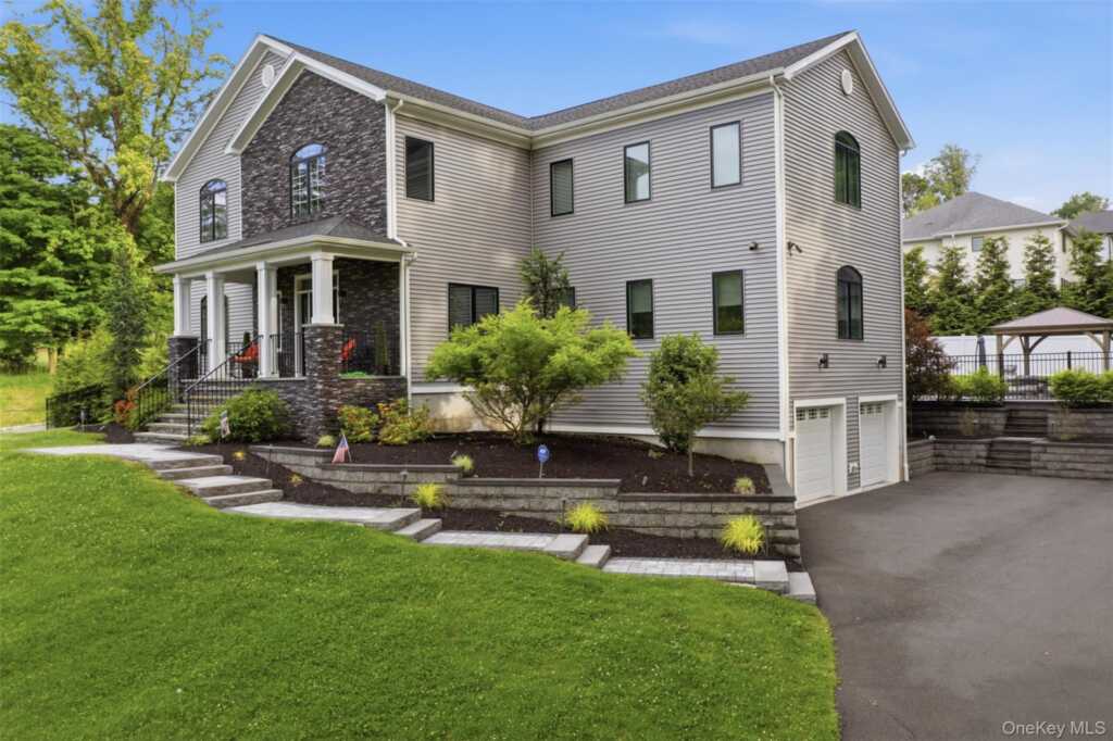 75 Campbell Avenue, Suffern, NY 10901 - Photo 3 of 50