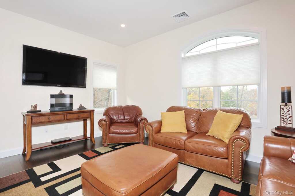 75 Campbell Avenue, Suffern, NY 10901 - Photo 35 of 50