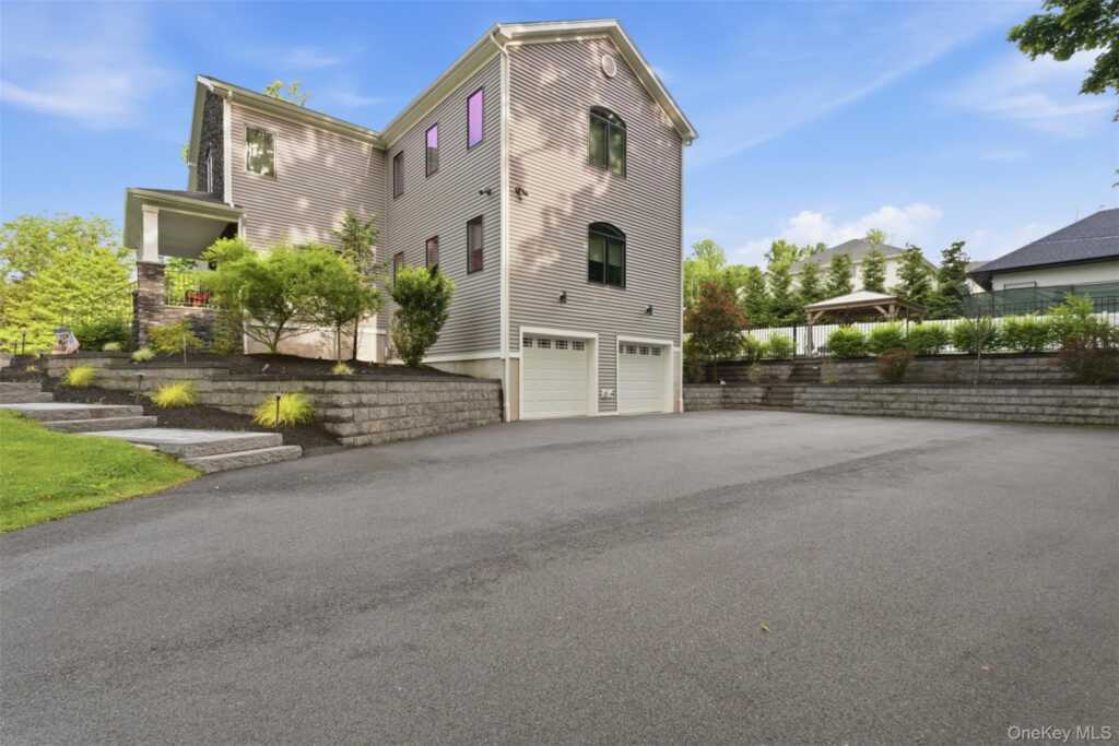 75 Campbell Avenue, Suffern, NY 10901 - Photo 4 of 50