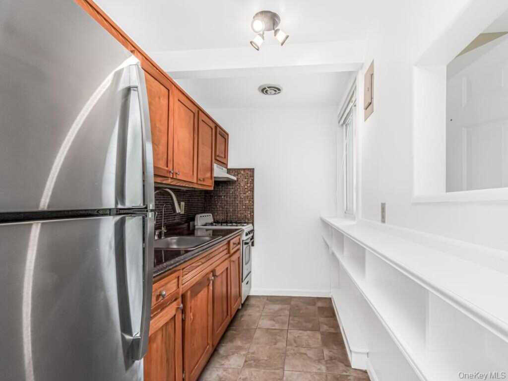 9 Wyndover Woods Lane, Unit #9-2, White Plains, NY 10603 - Photo 9 of 27
