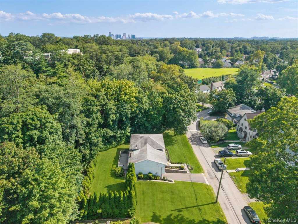 36 Chatham Road, New Rochelle, NY 10804 - Photo 19 of 21