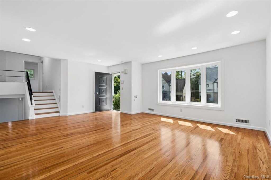 36 Chatham Road, New Rochelle, NY 10804 - Photo 2 of 21