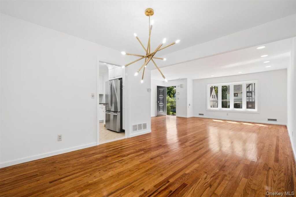 36 Chatham Road, New Rochelle, NY 10804 - Photo 5 of 21