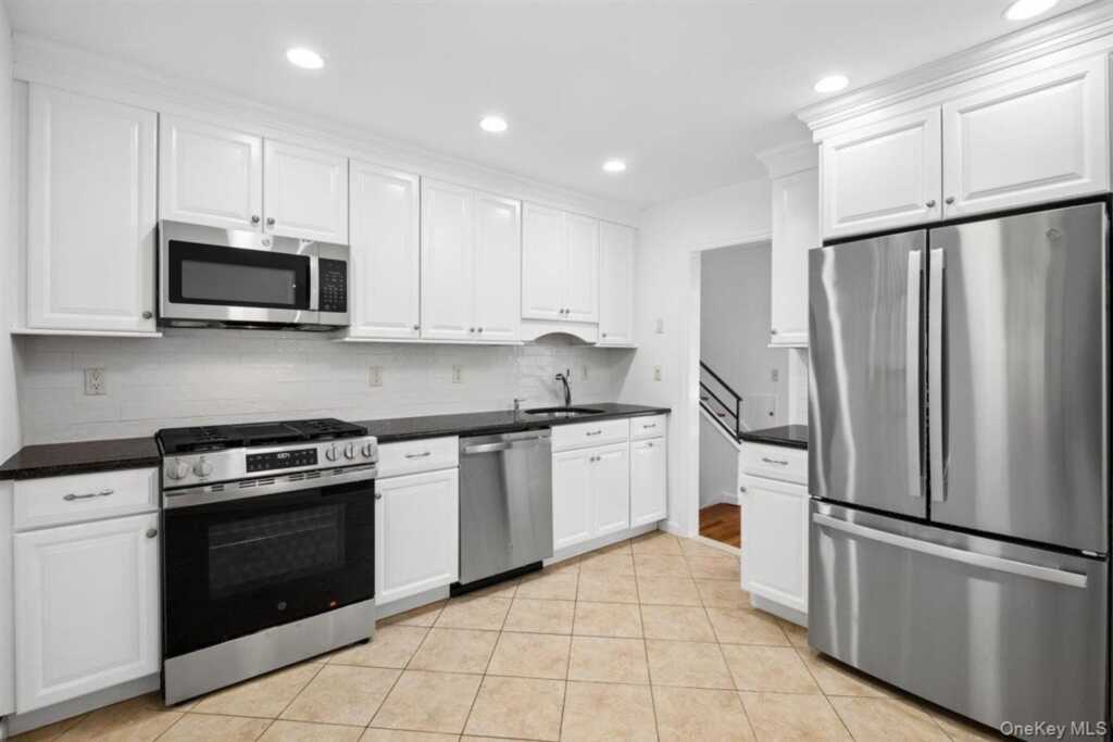 36 Chatham Road, New Rochelle, NY 10804 - Photo 6 of 21