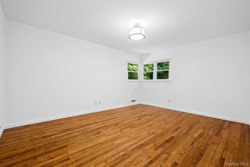 36 Chatham Road, New Rochelle, NY 10804 - Photo 8 of 21