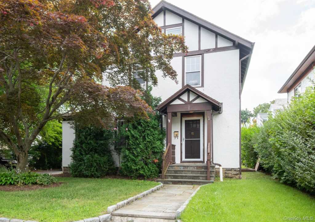 12 Perry Avenue, Rye, NY 10573 - Photo 2 of 30