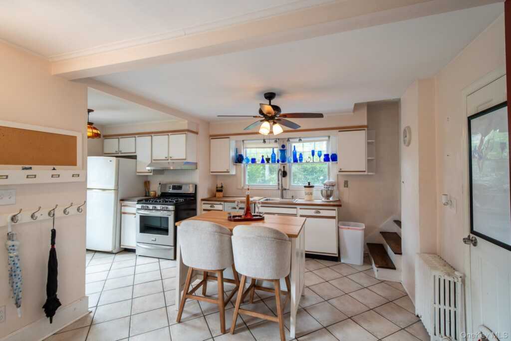 12 Perry Avenue, Rye, NY 10573 - Photo 8 of 30