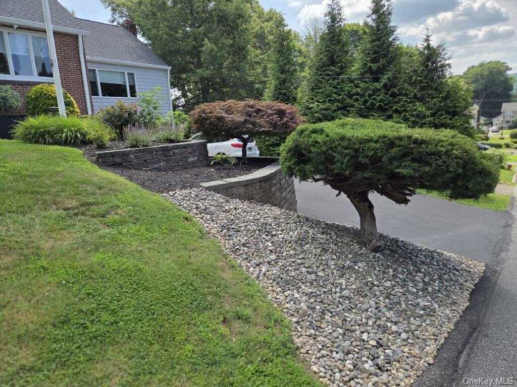 11 Fairview Place, Suffern, NY 10901 - Photo 2 of 43