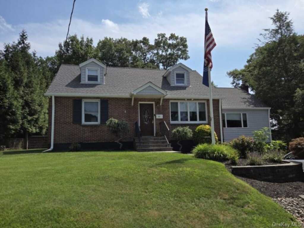 11 Fairview Place, Suffern, NY 10901 - Photo 3 of 43