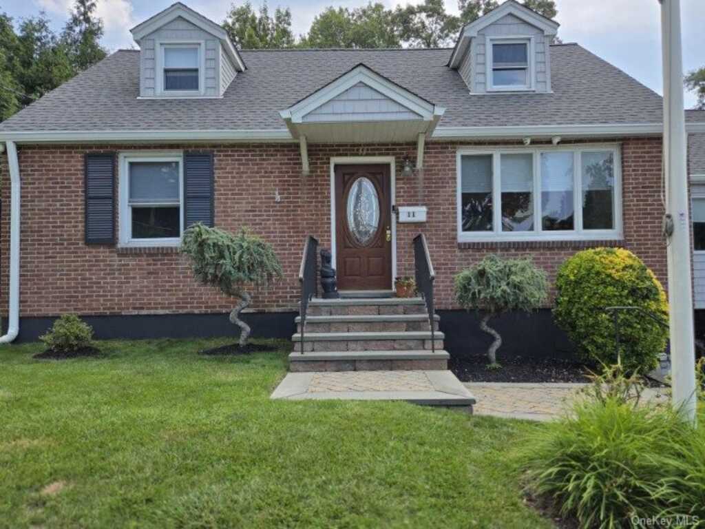 11 Fairview Place, Suffern, NY 10901 - Photo 4 of 43