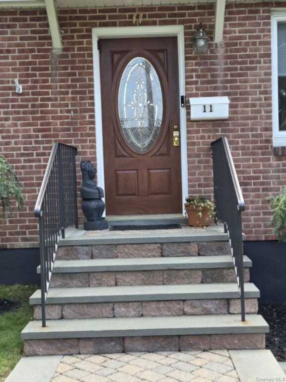 11 Fairview Place, Suffern, NY 10901 - Photo 5 of 43