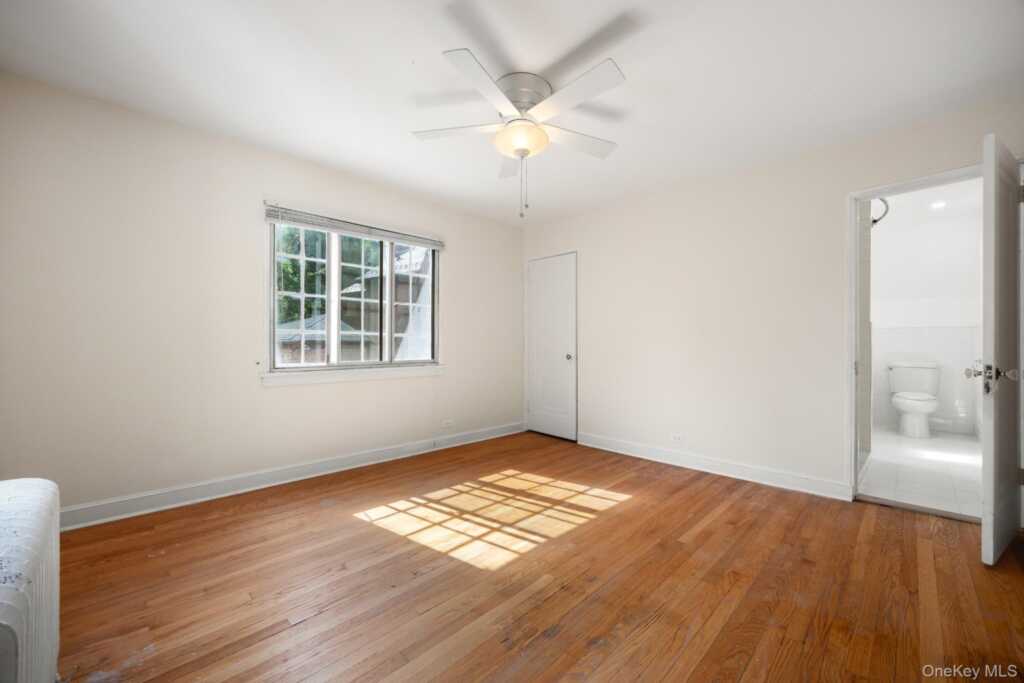 2 Byworth Road, New Rochelle, NY 10804 - Photo 12 of 43
