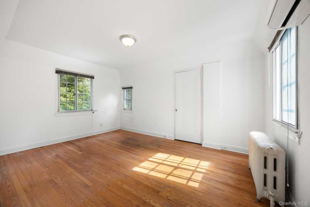 2 Byworth Road, New Rochelle, NY 10804 - Photo 13 of 43