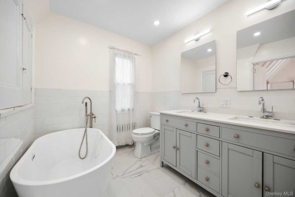 2 Byworth Road, New Rochelle, NY 10804 - Photo 19 of 43