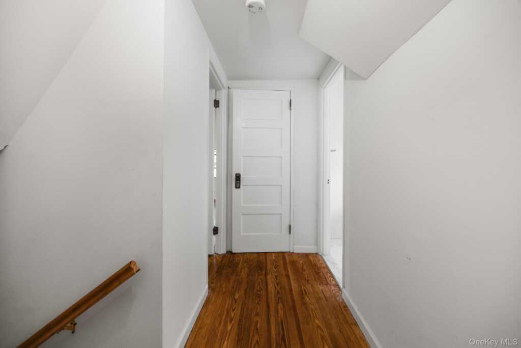 2 Byworth Road, New Rochelle, NY 10804 - Photo 25 of 43