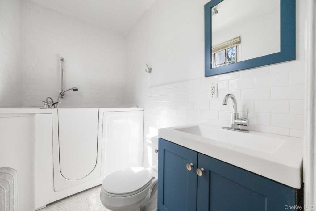 2 Byworth Road, New Rochelle, NY 10804 - Photo 28 of 43