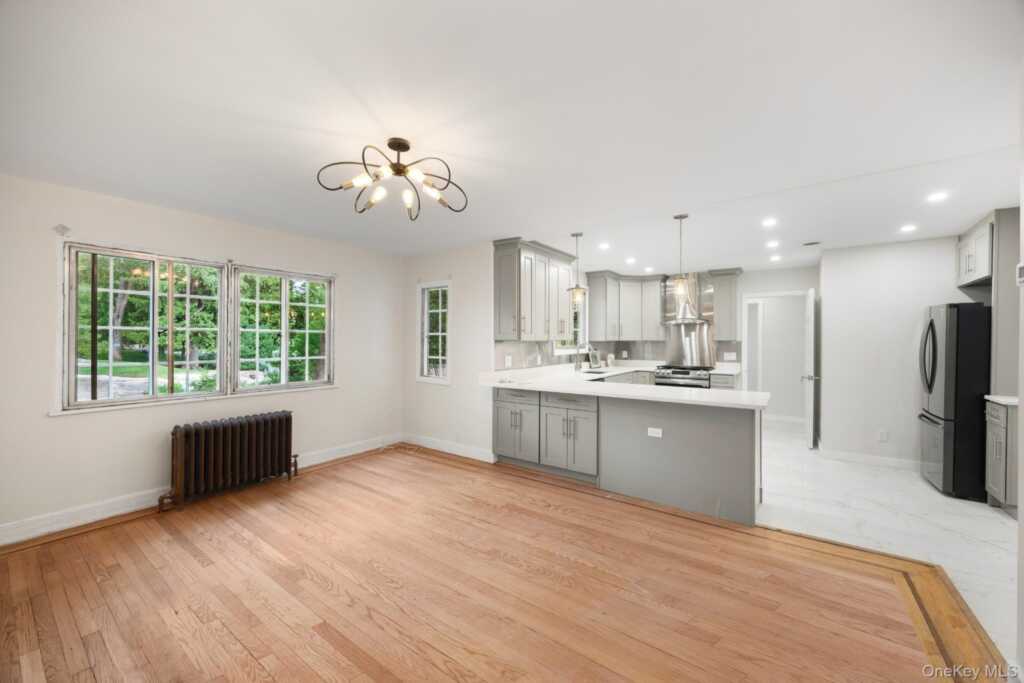 2 Byworth Road, New Rochelle, NY 10804 - Photo 6 of 43