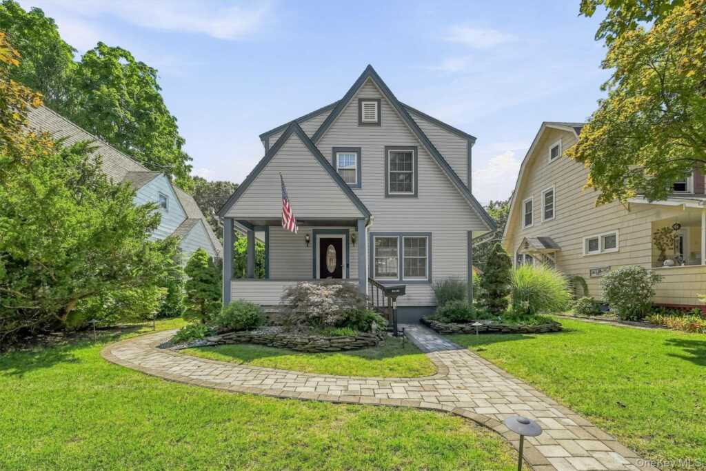 13 Washington Circle, Suffern, NY 10901
