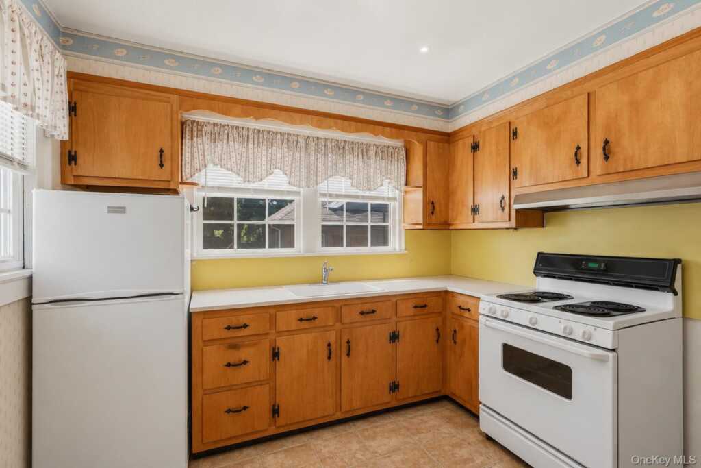 13 Washington Circle, Suffern, NY 10901 - Photo 12 of 33