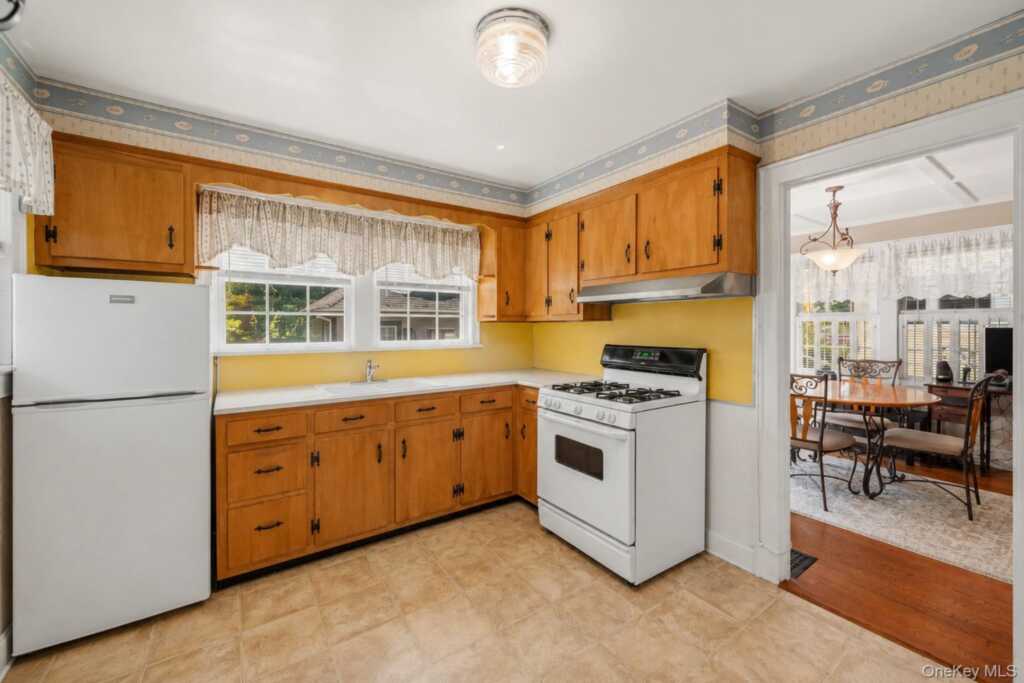 13 Washington Circle, Suffern, NY 10901 - Photo 13 of 33