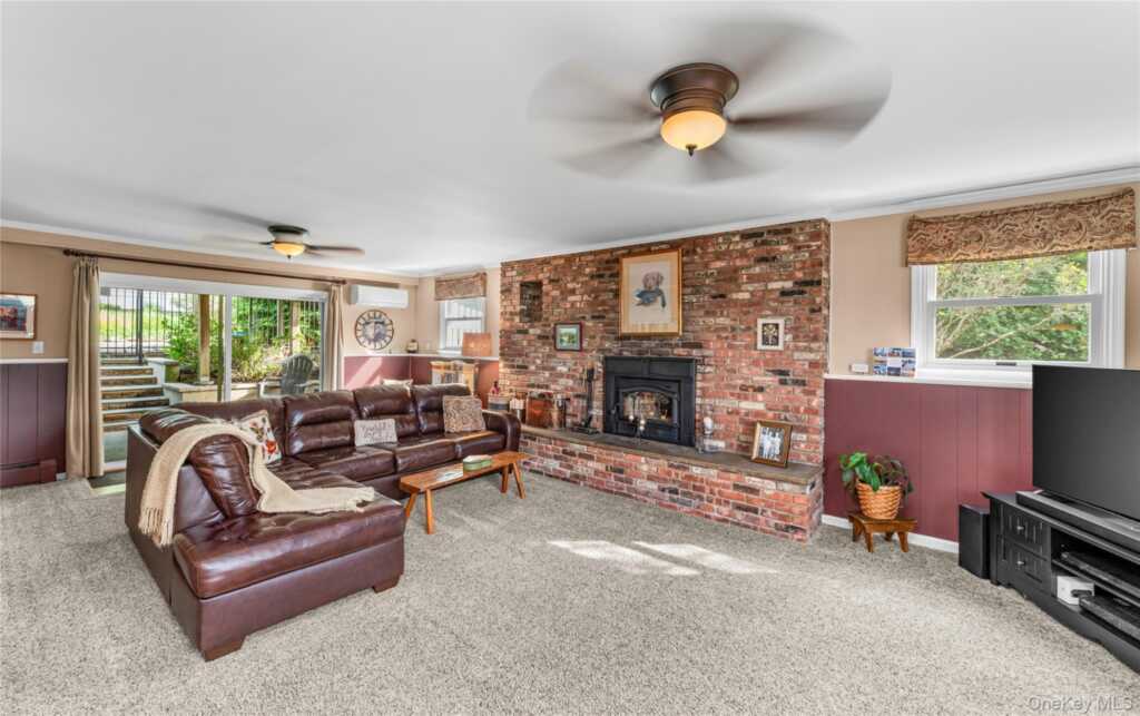 619 Russet Road, Valley Cottage, NY 10989 - Photo 28 of 38