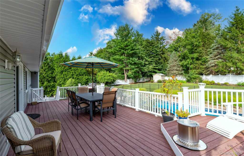 619 Russet Road, Valley Cottage, NY 10989 - Photo 29 of 38