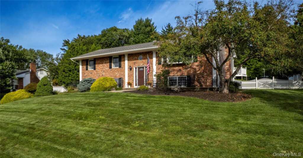 619 Russet Road, Valley Cottage, NY 10989 - Photo 37 of 38
