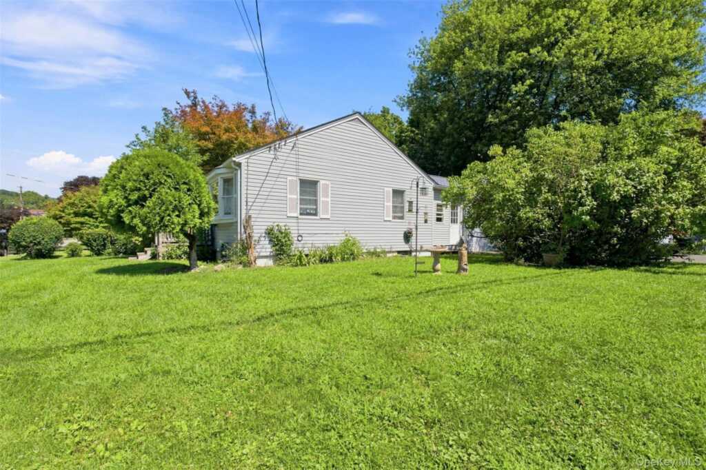 6 Hillside Avenue, Suffern, NY 10901 - Photo 25 of 27