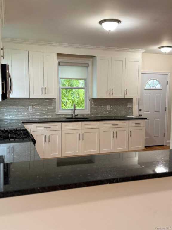 16 Park Avenue, Unit #1, White Plains, NY 10603 - Photo 2 of 12