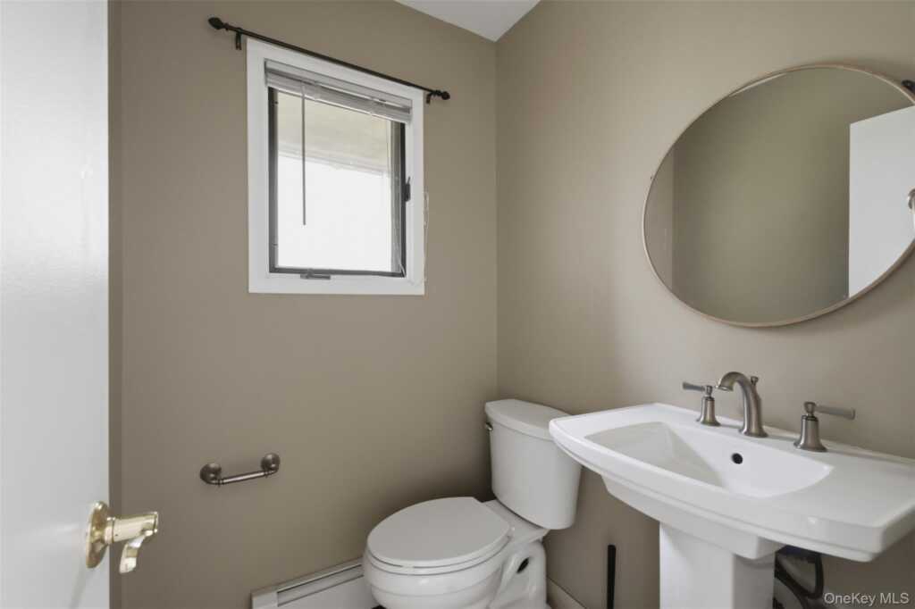 14 Dakota Court, Suffern, NY 10901 - Photo 11 of 35