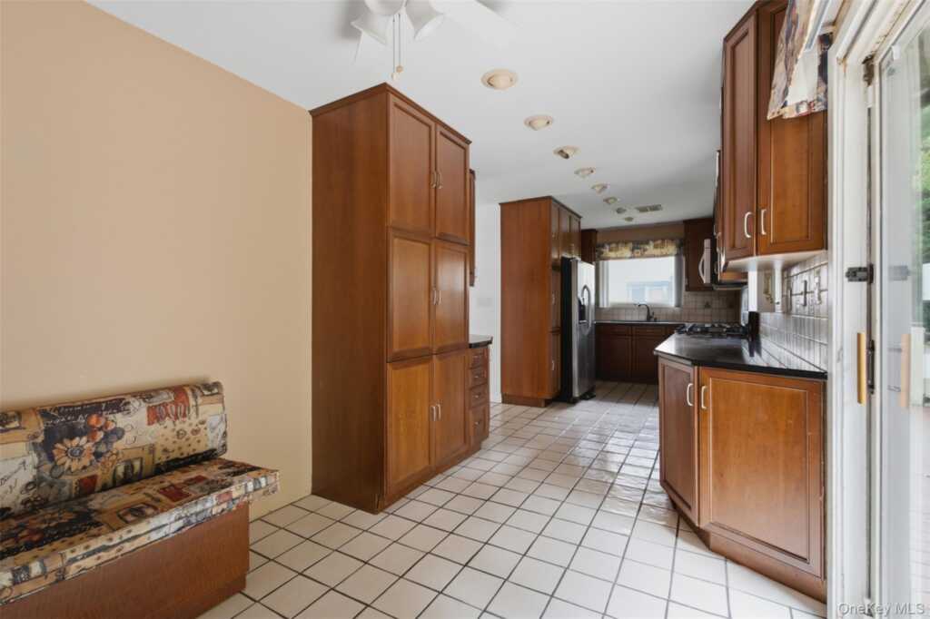 14 Dakota Court, Suffern, NY 10901 - Photo 14 of 35