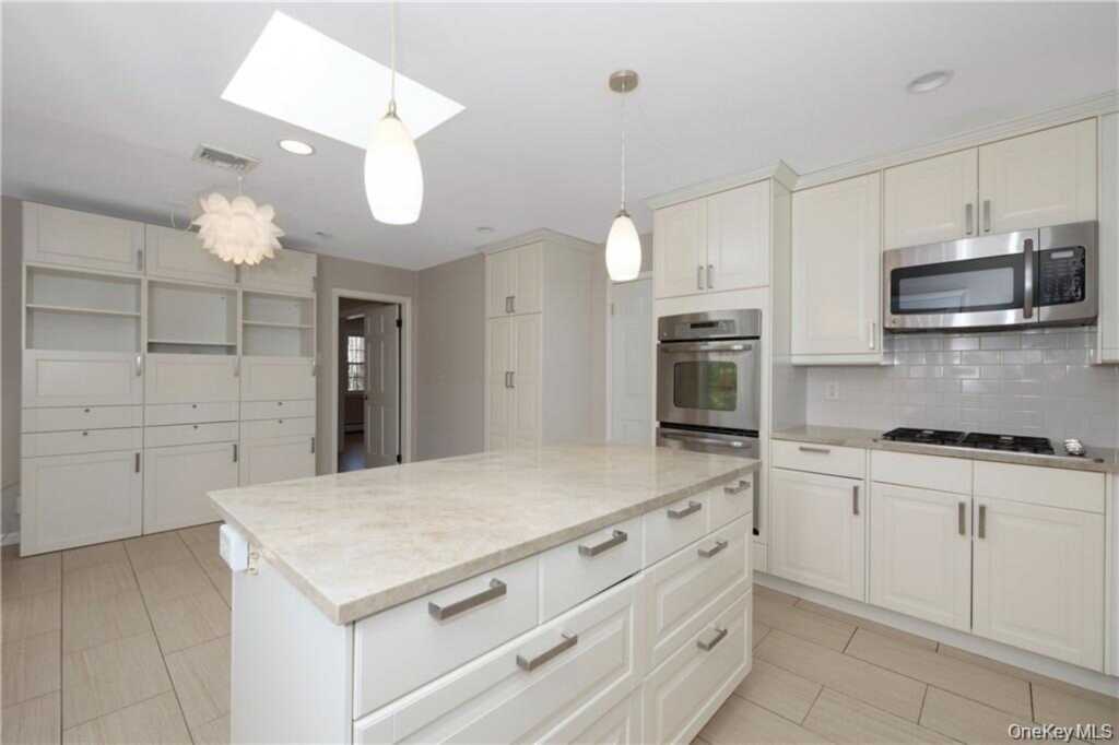 3 Lea Place, Rye, NY 10580 - Photo 11 of 46