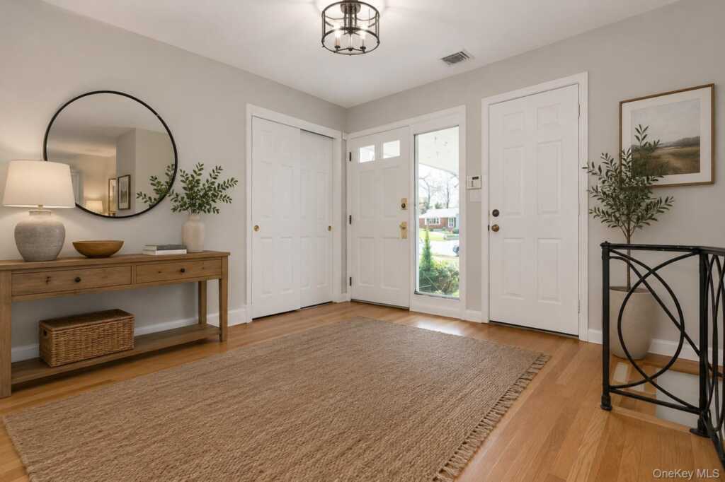 3 Lea Place, Rye, NY 10580 - Photo 2 of 46