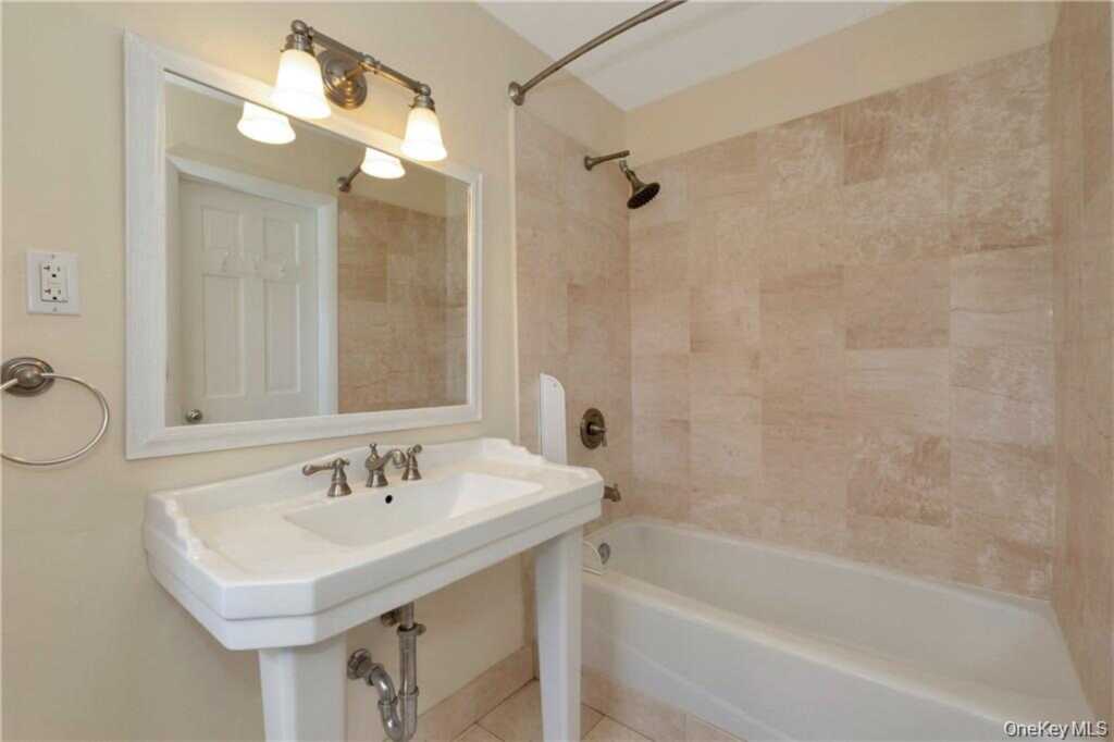 3 Lea Place, Rye, NY 10580 - Photo 20 of 46