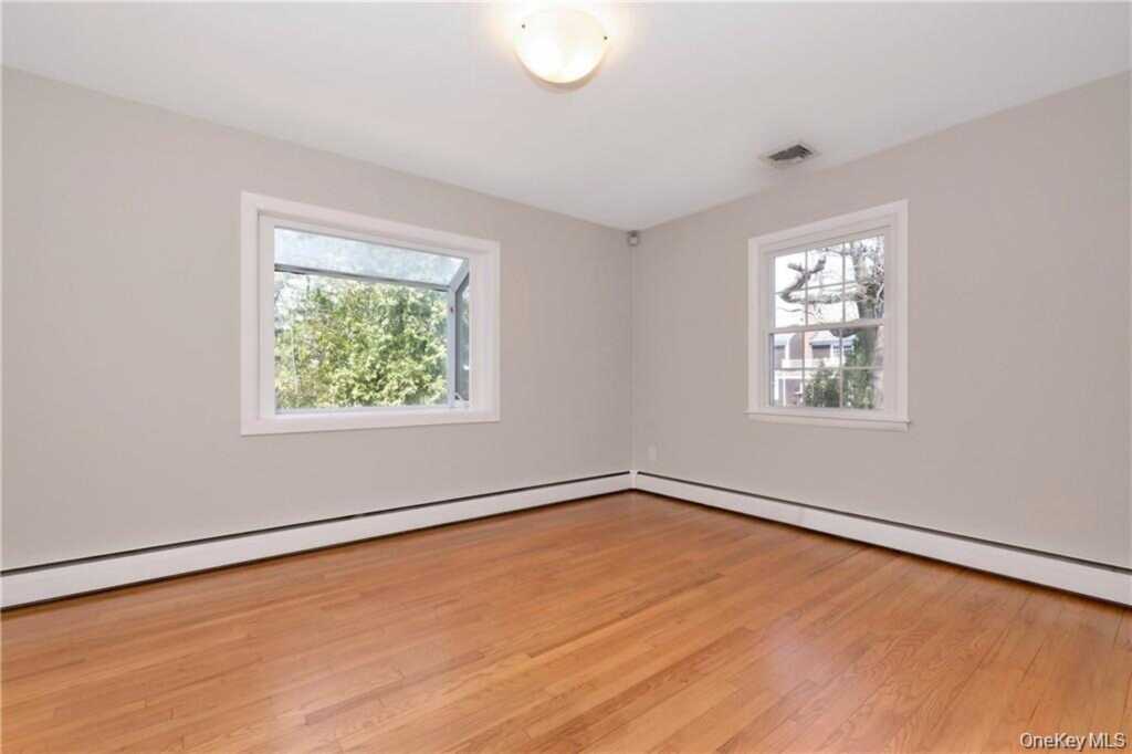 3 Lea Place, Rye, NY 10580 - Photo 8 of 46