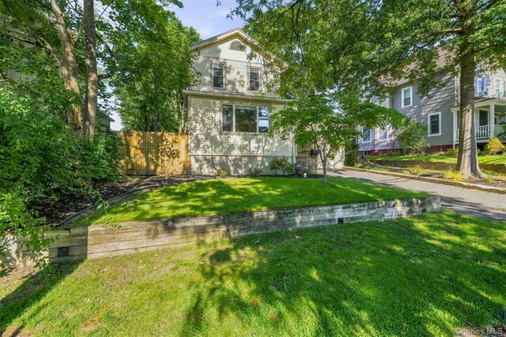 40 N Midland Avenue, Nyack, NY 10960 - Photo 3 of 50