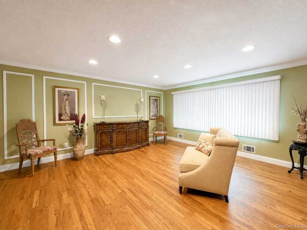 38 York Drive, New City, NY 10956 - Photo 3 of 9