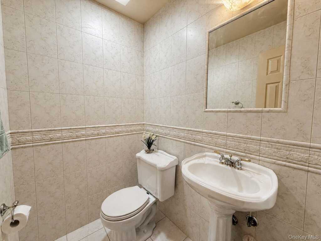 38 York Drive, New City, NY 10956 - Photo 8 of 9